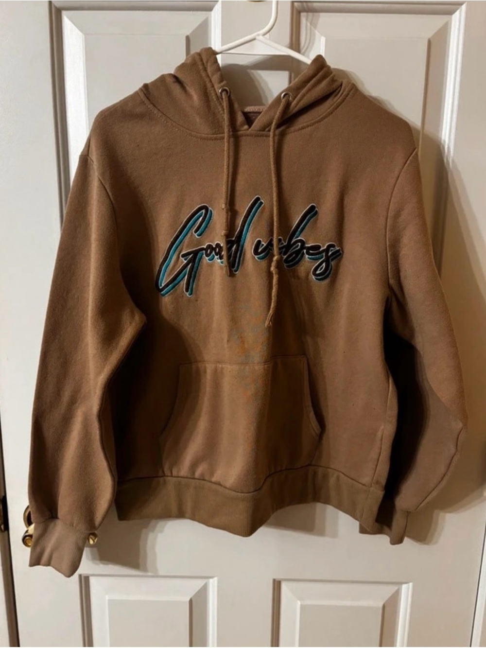 Good Vibes Embroidered Pullover Hoodie - Brown